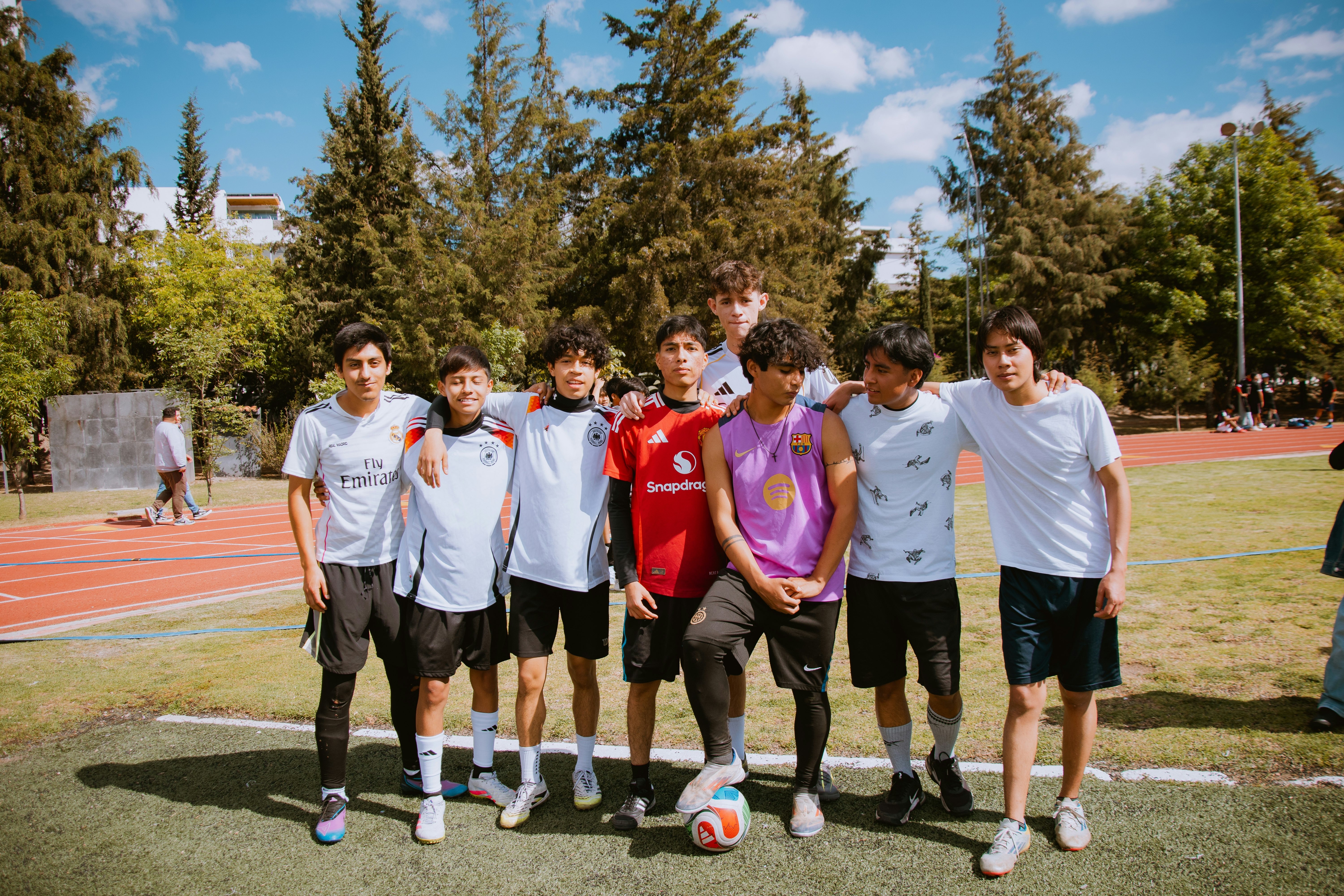 占得先机！佩古拉接发球造成对手回球出界率先破发